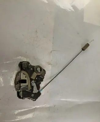 Suzuki Grand Vitara II Front door lock 7051421 A046693
