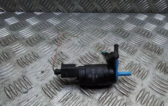 Mercedes-Benz E W210 Windscreen/windshield washer pump 2108691021
