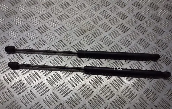 Opel Astra H Shock absorber/damper mounting bracket 