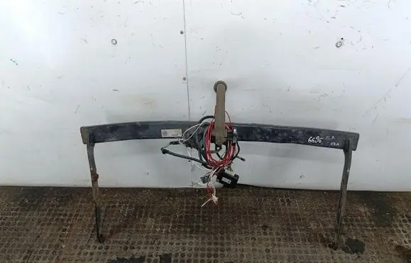Volkswagen Golf VI Tow bar 1K5803881A