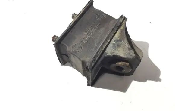 Mercedes-Benz Sprinter W901 W902 W903 W904 Engine mount bracket 74264616 9012412413
