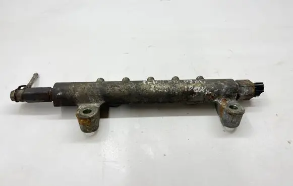 Nissan Primera Fuel main line pipe