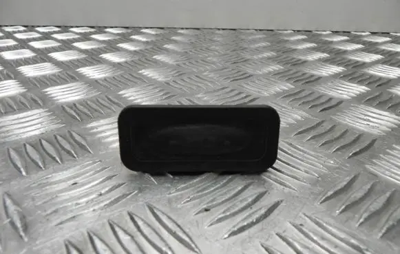 Tailgate opening switch