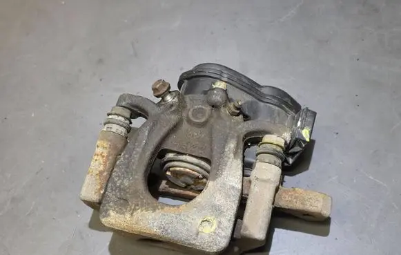 Nissan X-Trail T32 Rear brake caliper 4CA0A