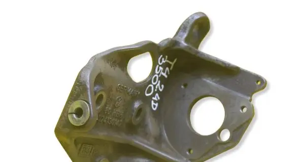 Volkswagen Transporter - Caravelle T4 Fuel pump bracket 074130147