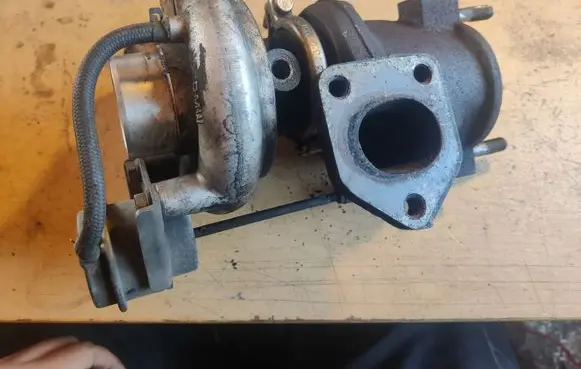 BMW 5 E39 Turbo 2246144 7706451 TD0413T4