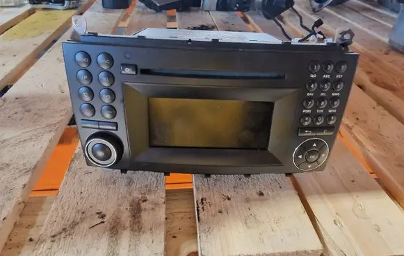 Mercedes-Benz CLC CL203 Radio/CD/DVD/GPS head unit A2038703694
