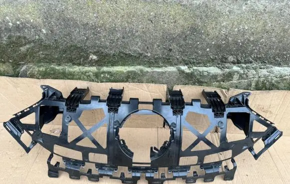 Mercedes-Benz EQE v295 Front bumper mounting bracket A2958880600