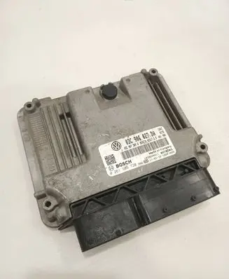 Volkswagen Touran II Engine control unit/module 03C906027DA 03C907309G 0261S06720