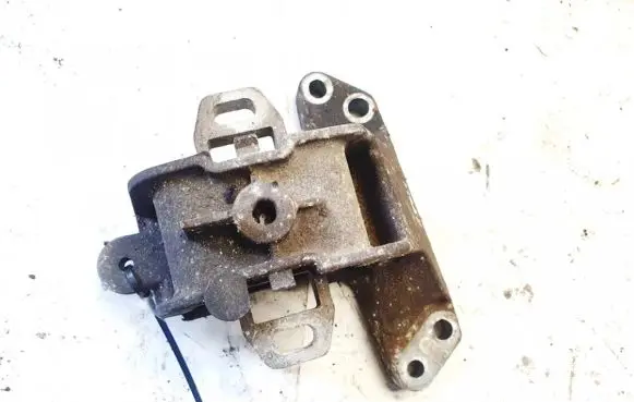 Citroen C5 Engine mount bracket
