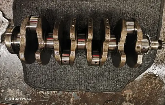 Volkswagen PASSAT B6 Crankshaft 038Q