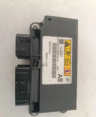 Opel Zafira C Airbag control unit/module 13582437