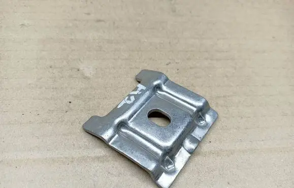 Volkswagen Golf VI Battery bracket 