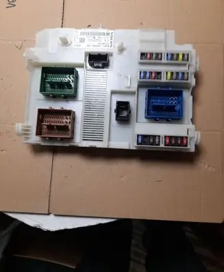 Volvo S80 Fuse module BG9T14C256HA 701125TP