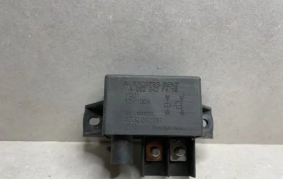 Mercedes-Benz E W211 Charging relay A0025426419