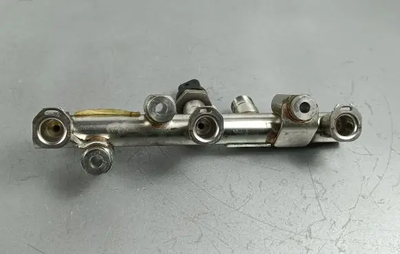 Dacia Jogger Fuel main line pipe 175209417R