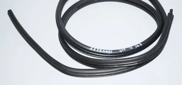 BMW 3 E90 E91 Rubber seal rear door 7247261