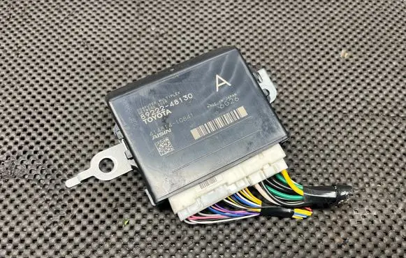 Lexus RX 450H Tailgate/trunk control unit/module 8922248130