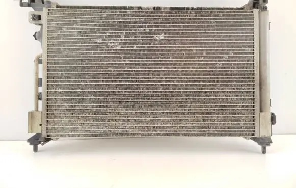 Opel Corsa D Coolant radiator R3814004