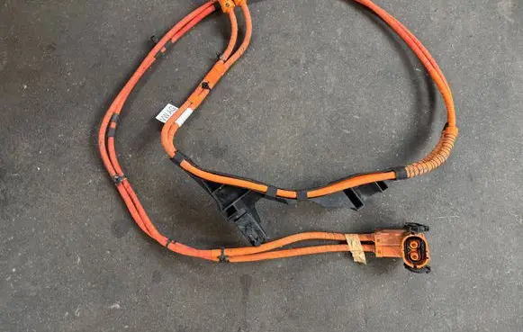 Volkswagen Golf VIII Positive cable (battery) 5WA971015A