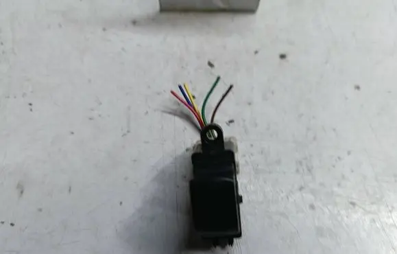 Nissan Note (E12) Quarter vent window switch 
