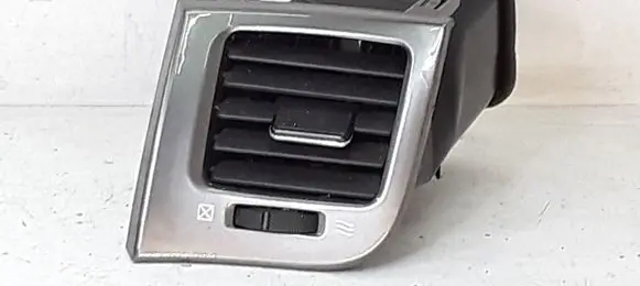 Toyota Avensis Verso Dashboard side air vent grill/cover trim 5565044080 5566144040