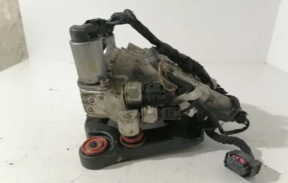 BMW 7 F01 F02 F03 F04 Air suspension compressor 6775258