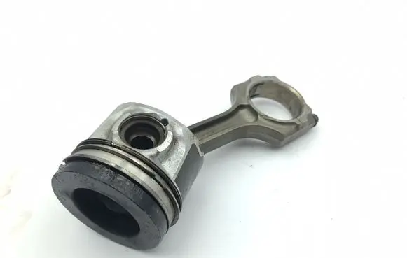 Honda Accord Piston with connecting rod