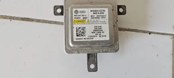 Audi A4 S4 B8 8K Headlight ballast module Xenon 8K0941597E W003T22071 00596599