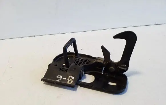 Volkswagen PASSAT B6 Engine bonnet/hood lock/latch loop/hook 3C0823480