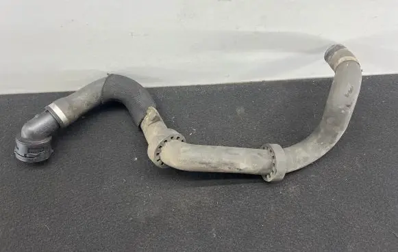 Audi Q7 4L Engine coolant pipe/hose 7L6122291H