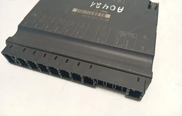 Mercedes-Benz S W220 Seat control module 2208205585