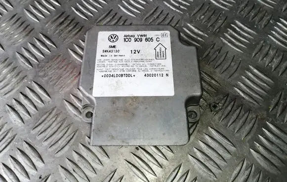Volkswagen PASSAT B5.5 Airbag control unit/module 1C0909605C