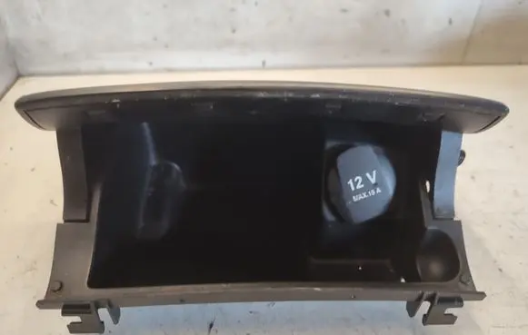 Mercedes-Benz CLS C219 Glove box