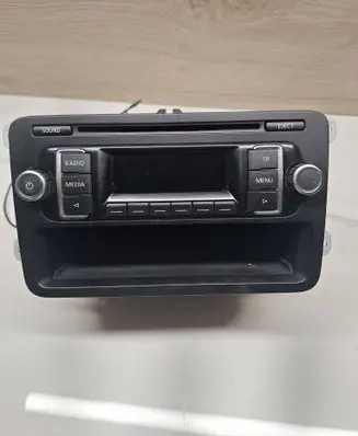 Volkswagen Polo V 6R Radio/CD/DVD/GPS head unit 5M0035156D VWZAZ1N6224851