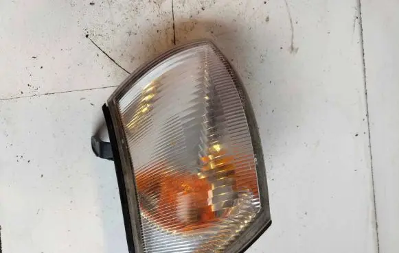 Toyota Carina T210 Front indicator light 8151005010