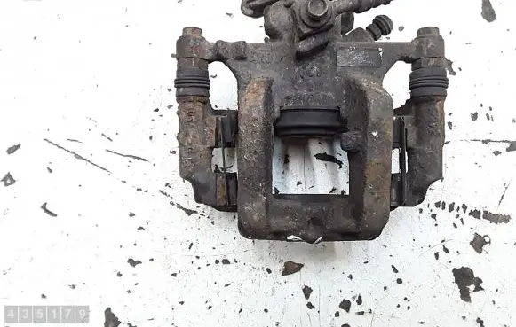 Opel Astra H Rear brake caliper