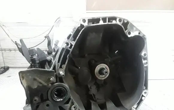 Dacia Logan I Manual 5 speed gearbox 8200977059