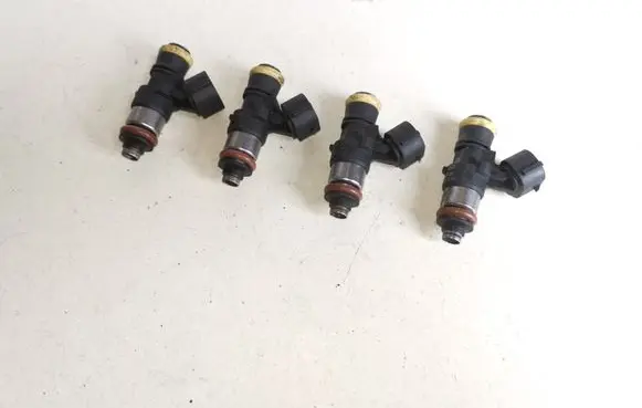 Volkswagen PASSAT B6 Fuel injectors set 0280158831 03C906039A
