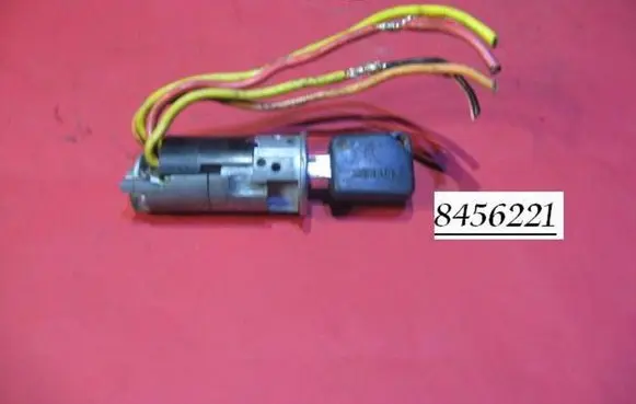 Renault Laguna I Ignition lock 8456221