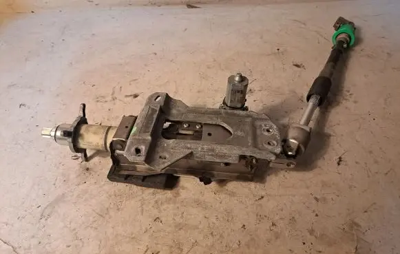 BMW 7 E65 E66 Steering wheel axle 6757494