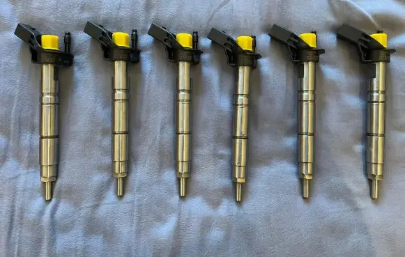 Mercedes-Benz C W204 Fuel injector A6420701487 A6420701187 0445115060