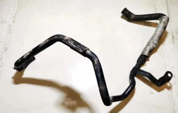 Ford Mondeo MK IV Engine coolant pipe/hose