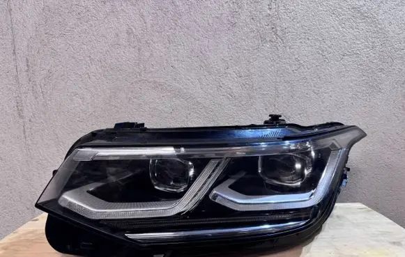 Volkswagen Tiguan Headlight/headlamp 5NB941081H