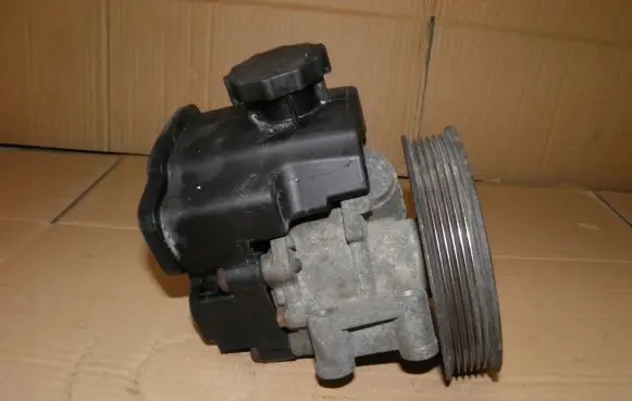 Mercedes-Benz Sprinter W901 W902 W903 W904 Power steering pump