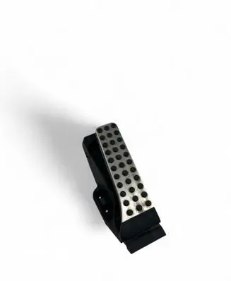 Accelerator throttle pedal