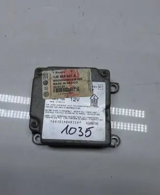 Volkswagen PASSAT B5 Airbag control unit/module 1J0909607A 1J0909607 42000708