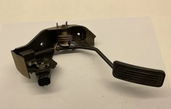 Toyota Corolla Verso AR10 Accelerator throttle pedal 7811135030