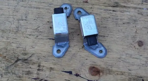 Subaru Impreza II Airbag deployment crash/impact sensor 98235FE100