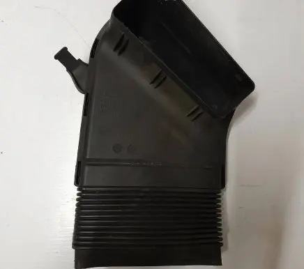 Audi A4 S4 B6 8E 8H Air intake duct part 8E0129617